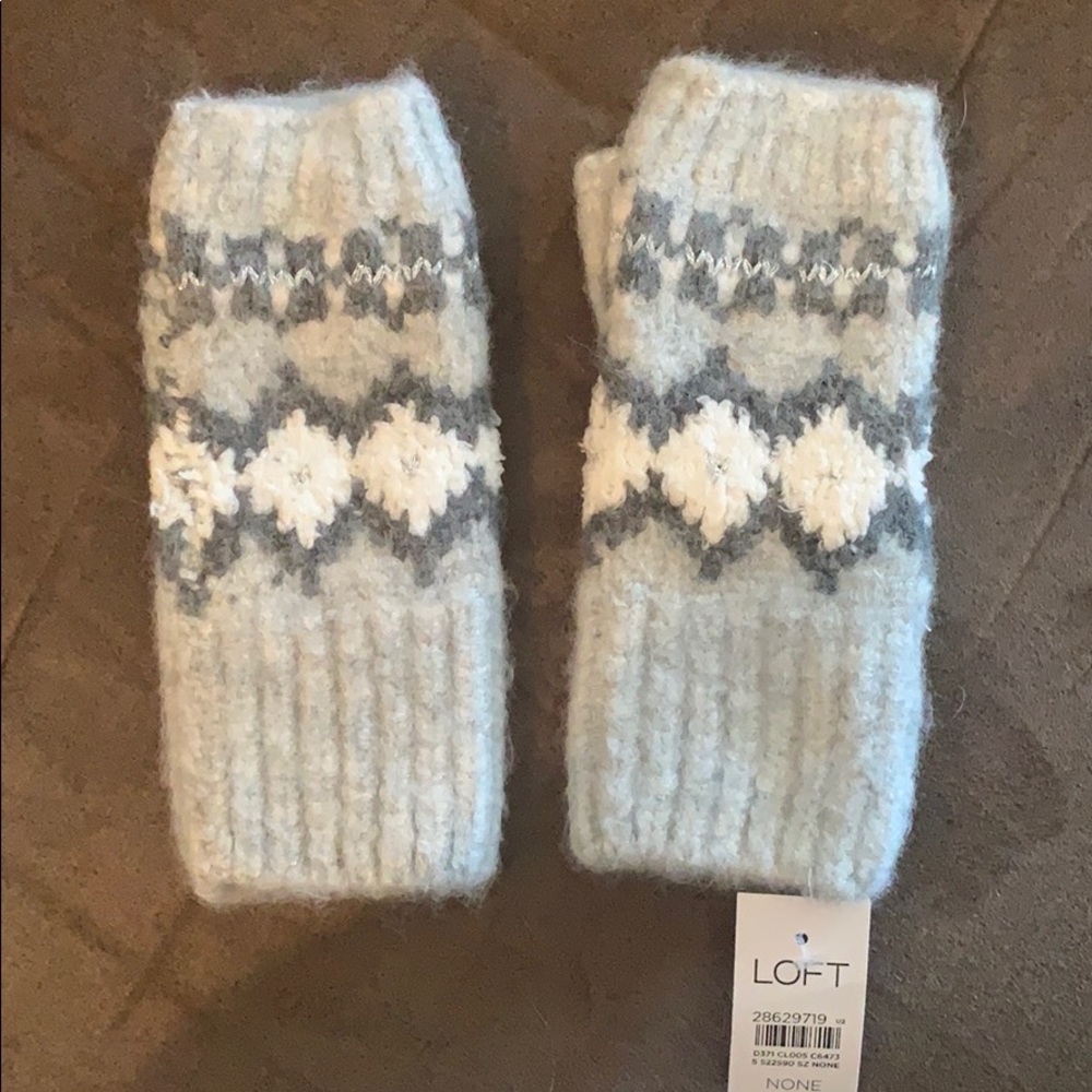 Fingerless gloves